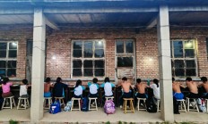 世俱杯投注:铁皮房、土操场，这里有一座“筑梦”摔跤馆
